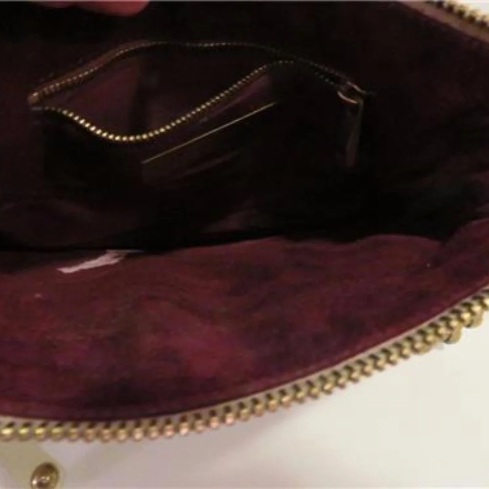 Marc Jacobs Quilted Cream Shoulder Bag with Gold Accents - Picture 6 of 8